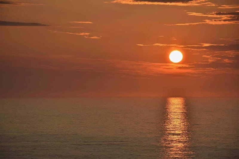 Exclusive in Norway, Sommarøy: Midnight sun in a Hobie sail kayak - Discover the Midnight Sun from a Hobie Sail Kayak in Sommarøy, Norway