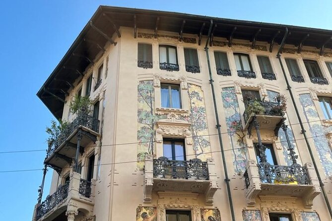 Exclusive Liberty Tour with aperitif included - The Quirky Architecture of Palazzo Sola Busca