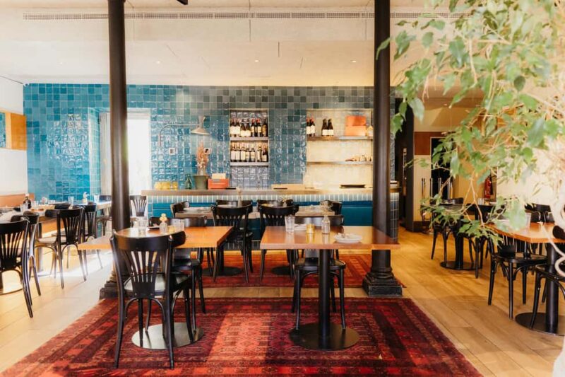 Exclusive Lisbon Progressive Dinner & Wine Tour - Exploring São Bento and Santos: Lisbon’s Stylish Neighborhoods