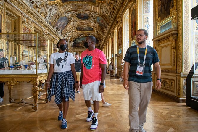 Exclusive Louvre Tour Private Guide & Hotel Pickup in Paris - Navigating the Louvre with Expert Knowledge