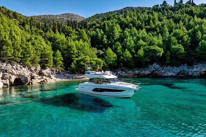 Exclusive Luxury Yacht Tour of the Elaphiti Islands - Cliff Jumping at Kolocep Lighthouse: Adventure in Nature