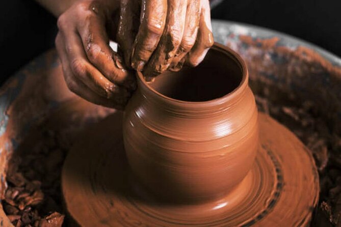 Exclusive Pottery Shop Tour - Key Points