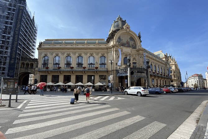 Exclusive Prague Royal Way Tour| all must-see sites, cofee break - Visiting the House of the Black Madonna’s Cubist Charm