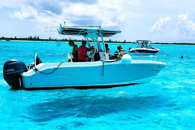 Exclusive Private Boat to El Cielo - Starting Point: The Money Bar Beach Club in Cozumel