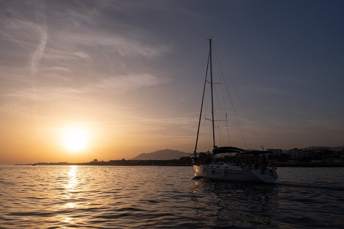 Exclusive private experience in luxury catamaran - Key Points