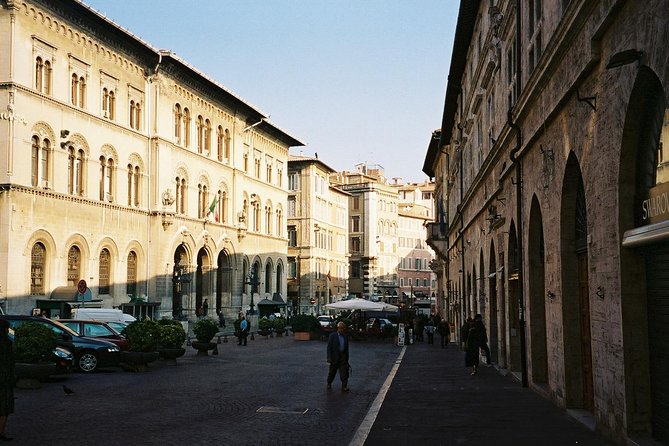 Exclusive private tour of Perugia - Easy Access from and to Piazza Italia