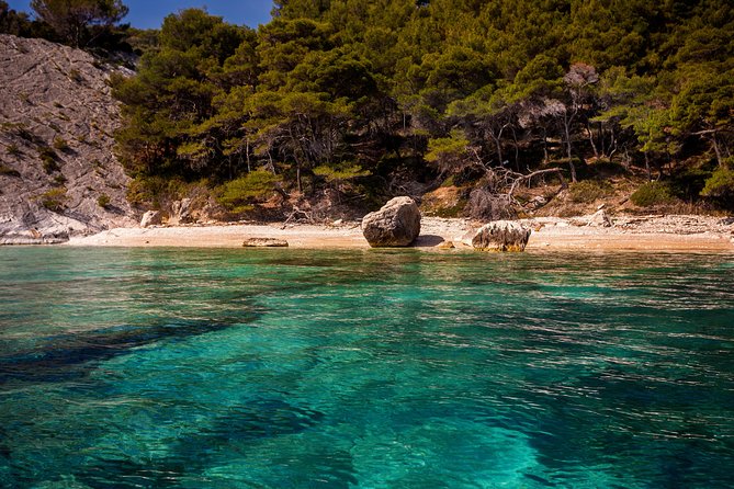 Exclusive Private Tour: Red Rocks & Pakleni Islands - The Comfort of Round-Trip Transfers