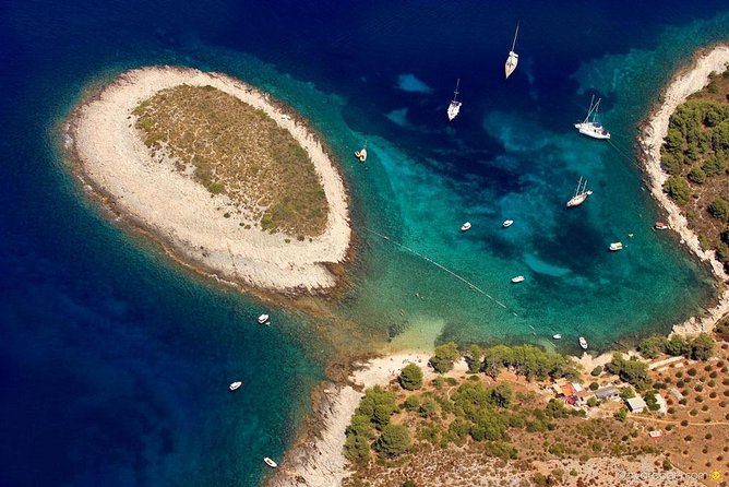 Exclusive Private Tour: Red Rocks & Pakleni Islands - Use of Snorkeling Equipment and Water Supplies