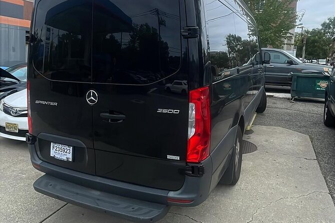 Exclusive Private Transfer Service Across the USA - Seamless Booking and Pre-Travel Communication