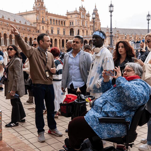 Exclusive Seville: Hidden Gems and Iconic Landmarks Tour - The Iconic Plaza de España and Its Surroundings