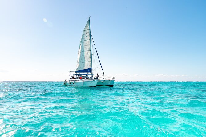 Exclusive Sunrise Sailing - Refreshments on Board: Mimosas and Fresh Fruit