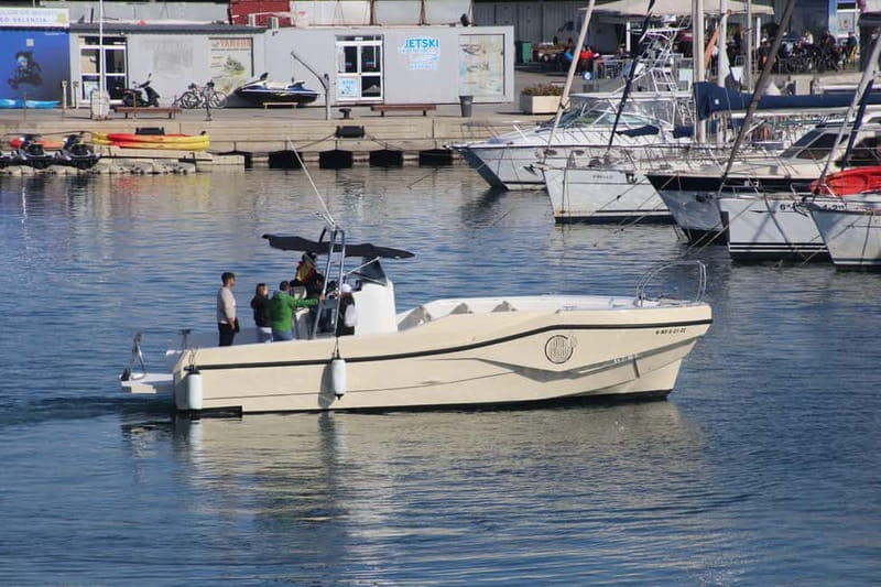 Exclusive sunset cruise in Valencia, Sunset - Visiting the Americas Cup Port in Style