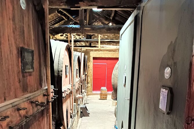 Exclusive Tour Porto-Douro Valley-Wine Tasting/Lunch/Boat Tour - Visiting a Historic Quinta with Private Guide