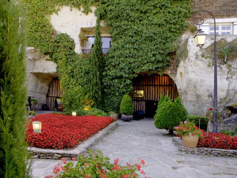 Exclusive Wine Day Trip Loire Valley from Paris - Visiting the Château of Chambord’s Exterior and Gardens