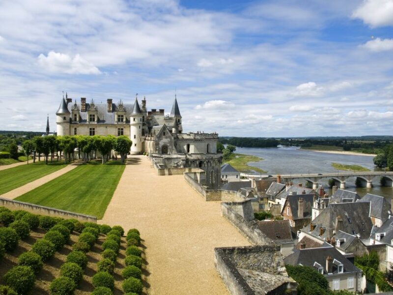 Exclusive Wine Day Trip Loire Valley from Paris - Tasting Local Wines at a Traditional Winery