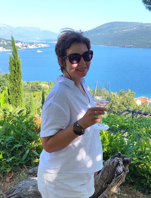 Exclusive Wine Tour in Serbia: Tastings, History & Beauty - End the Day at a Vineyards Estate