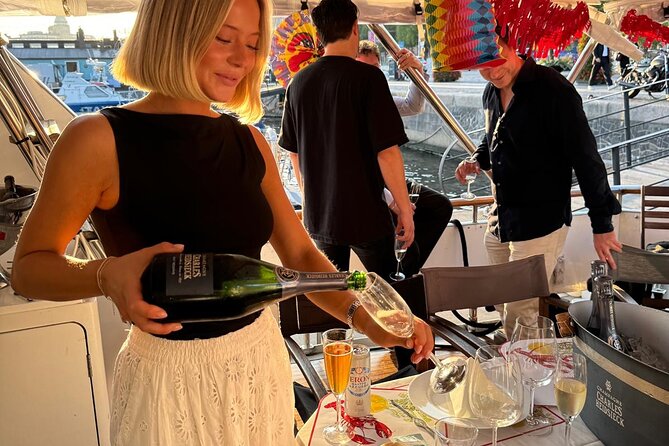 Exclusive Yacht Tour of Stockholm: sunset, dinner, lunch, cruise - Dining Options and Customization