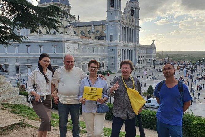 Excurcion Madrid 15:15 - Accessibility and Nearby Public Transportation