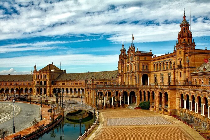 Excursion from Malaga to Seville with tickets to the Real Alcázar - Key Points