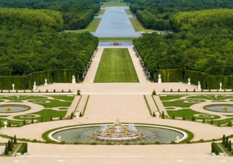 Excursion from Paris to Versailles Palace by Tootbus - Key Points