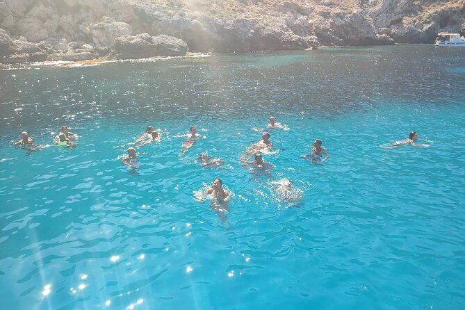 Excursion on Luxury Yacht Shalimar IV - What’s Included and What’s Not