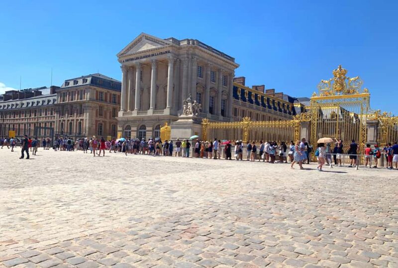 Excursion to discover the Versailles Monarchy - Inside the Palace of Versailles: Hall of Mirrors and More