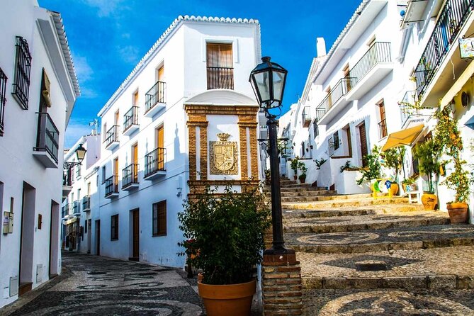 Excursion to Nerja & Frigiliana. - Key Points
