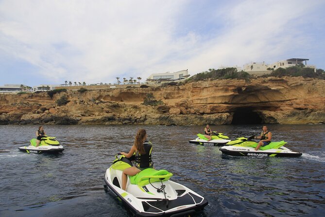 Excursion to Puertas del Cielo by Jet Ski From San Antonio - The Guide and Customer Interaction
