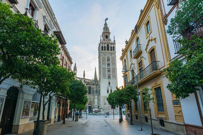 Excursion to Seville with visit and tickets to the Cathedral and Giralda - Discover Seville’s Iconic Landmarks with a Full-Day Excursion from Malaga
