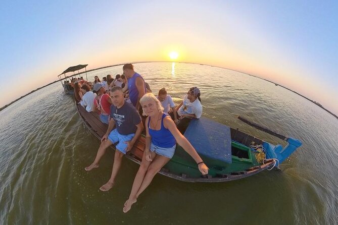 Excursion to the lagoon, sunset and boat ride. - Key Points
