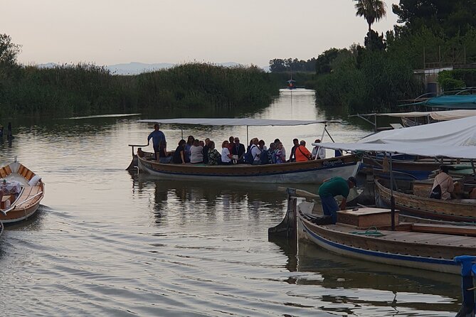 Excursion to the lagoon, sunset and boat ride. - The Charm of El Palmar and Its Waterways