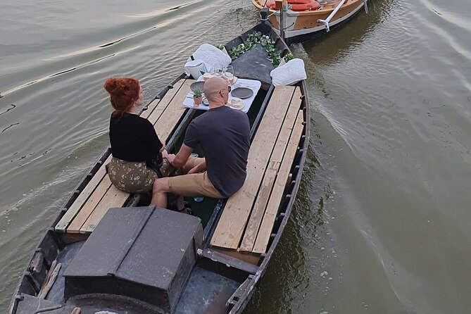 Excursion to the lagoon, sunset and boat ride. - Witnessing the Valencian Sunset and Its Scented Atmosphere