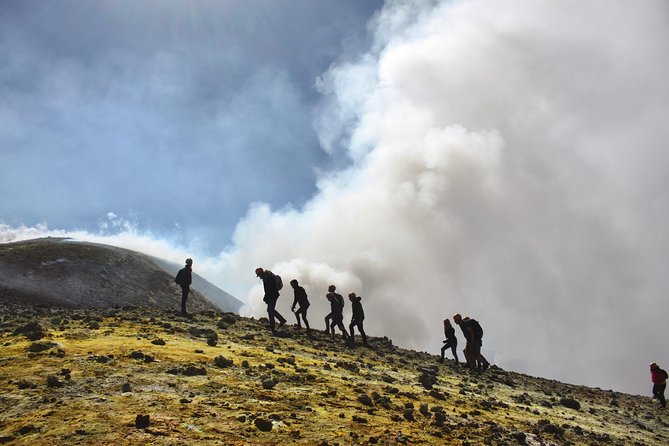 Excursion to the top of Etna |For good walkers (transport services not included) - The Descent and Return Journey