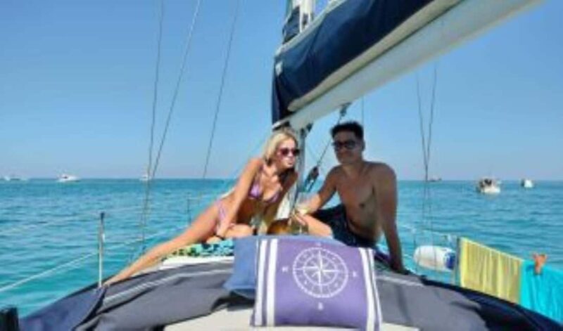 Excursion to the Two Sisters beach - Discover the Excursion to the Two Sisters Beach in Marche, Italy