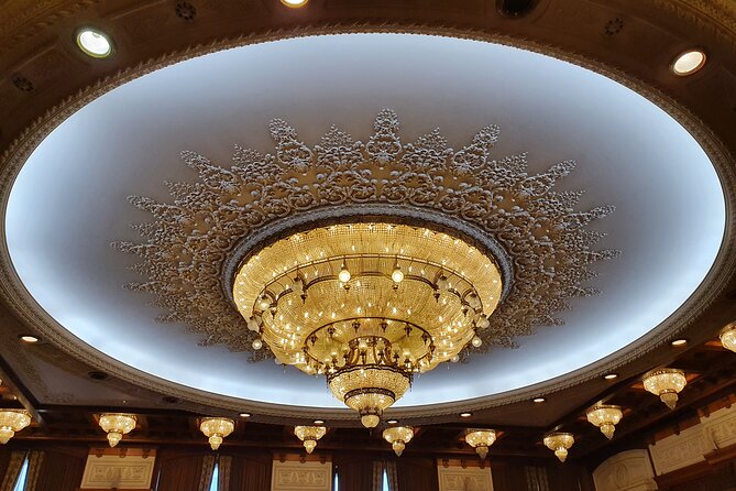 Executive 4 Hours Shared Bucharest City Tour - Small Group Tour - MAX 5 Persons - Exploring the Historic Old Town and Hanul Lui Manuc