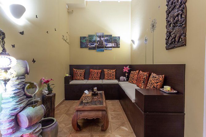 Exfoliating Treatment Body Scrub + Moisturizing Body Wrap 60 min THAI SPA MASSAGE - Accessibility and Booking Details in Barcelona