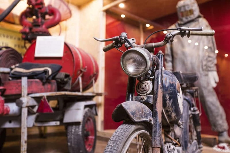 Experience at the Historical Museum of the Fire Brigade and the Italian Red Cross - Immersive Virtual Reality and Firefighting Demonstrations