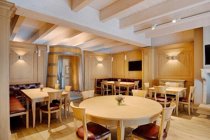 Experience Emilian Wines at Bologna Vineyard Vista - Food and Wine Pairings that Highlight Local Flavors