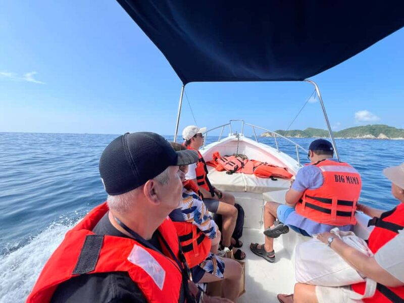 Experience the bays of Huatulco with a visit to Chachacual Beach - Discovering Marine Life and Natural Landmarks at Chachacual