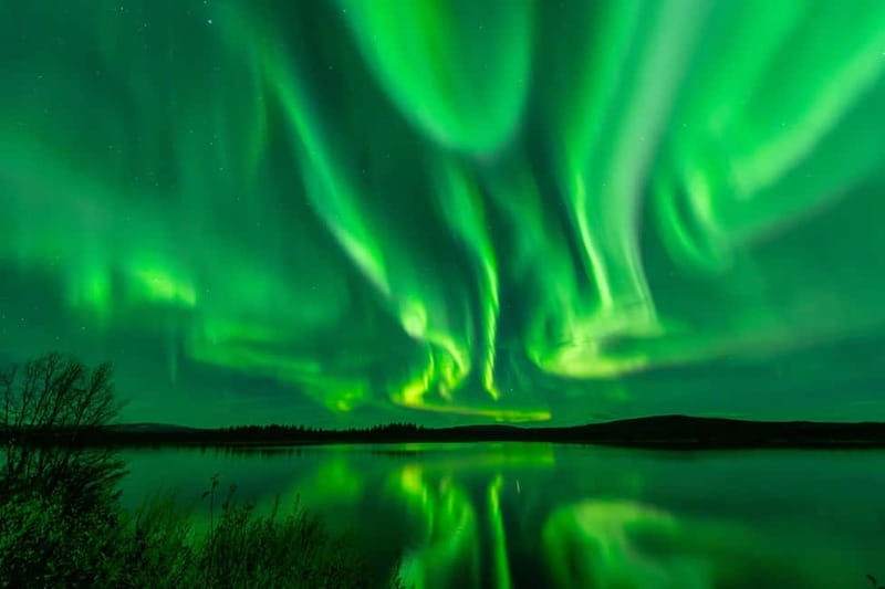 Experience the majestic Auroras Kiruna-Abisko & lodge dinner - Key Points
