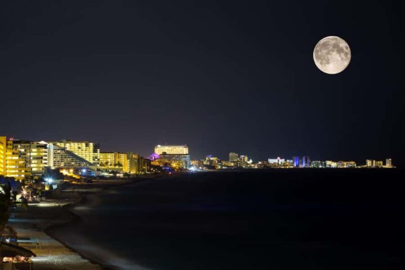 Experience the Night Energy of Cancún Tour - Starting the Night Tour in Cancúns Hotel Zone