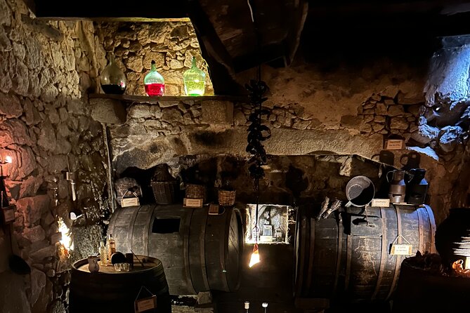 Experience with traditional winery tasting serrana s.XVI - Opportunity to Purchase Local Organic Products and Wines