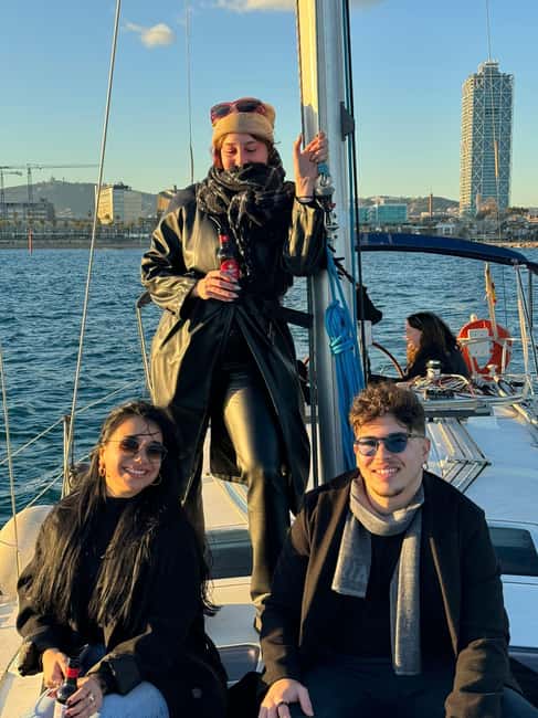 Experiencia en barco con Barcos de Barcelona - All-Inclusive Drinks, Snacks, and a Relaxed Atmosphere