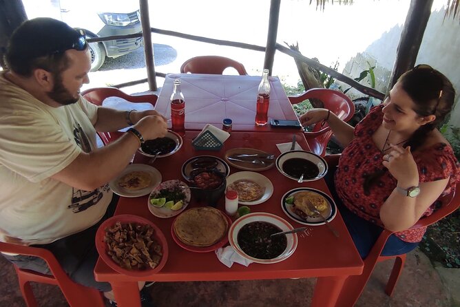 Expert Guided: Chichen Itza Tour with Early Access - Authentic Yucatecan Lunch in a Local Setting