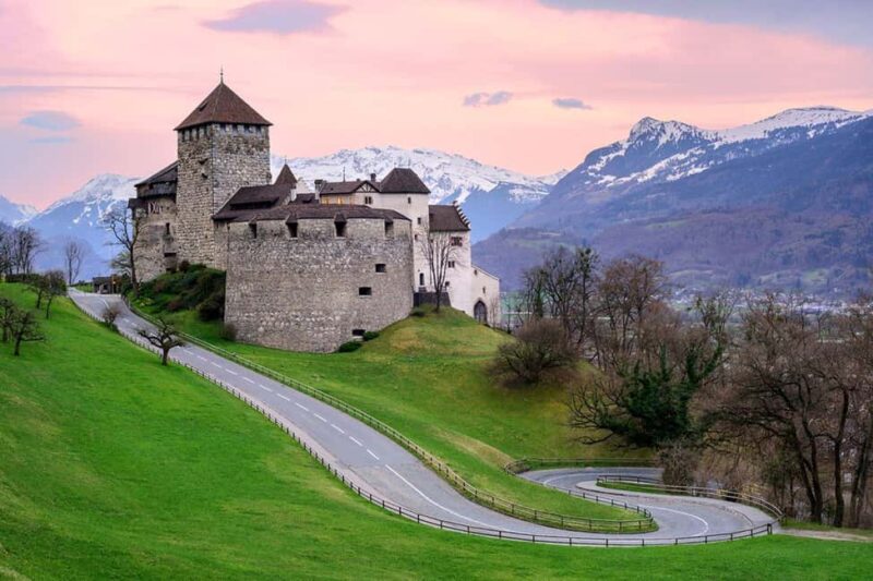 Explore 4 Countries in a Day: Liechtenstein,Austria&Germany - Key Points