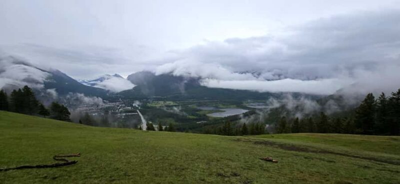 Explore 9 Iconic Banff Spots in 1 Epic Day!(Pax 12/Group) - Discovering Banff’s Most Famous Lakes: Lake Louise and Moraine Lake