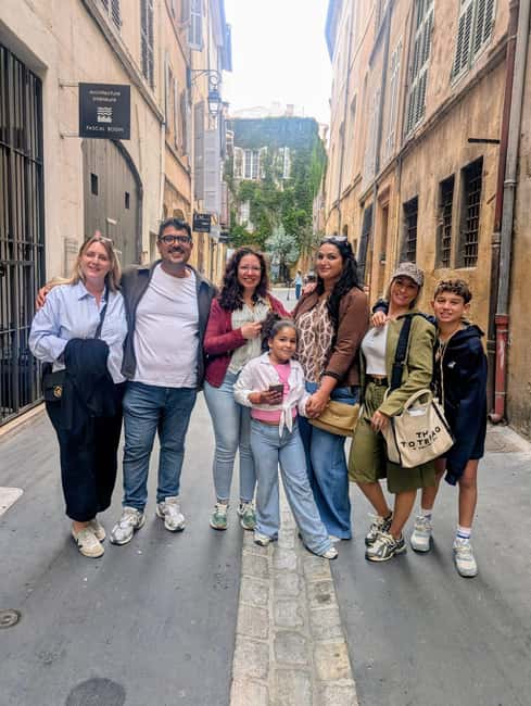 Explore Aix-en-Provence: culture and flavors with a guide, in your language - Key Points