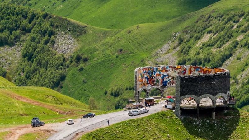 Explore Ananuri, Gudauri, & Kazbegi Guided Day Tour - The Significance of the Friendship Monument in Gudauri