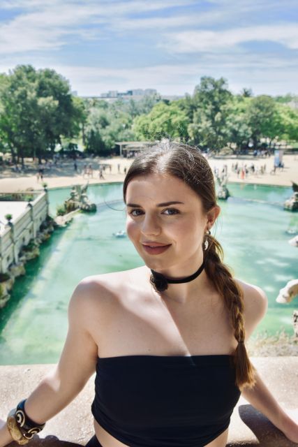 Explore Barcelona by Bike & Photo Shooting - Starting Point at Plaça George Orwell