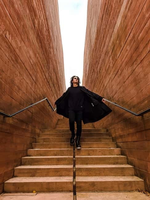 Explore Barcelona: Professional Photo session tour - Explore Barcelona with a Professional Photoshoot Tour for $59